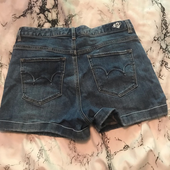 Blue denim short - Picture 2 of 3